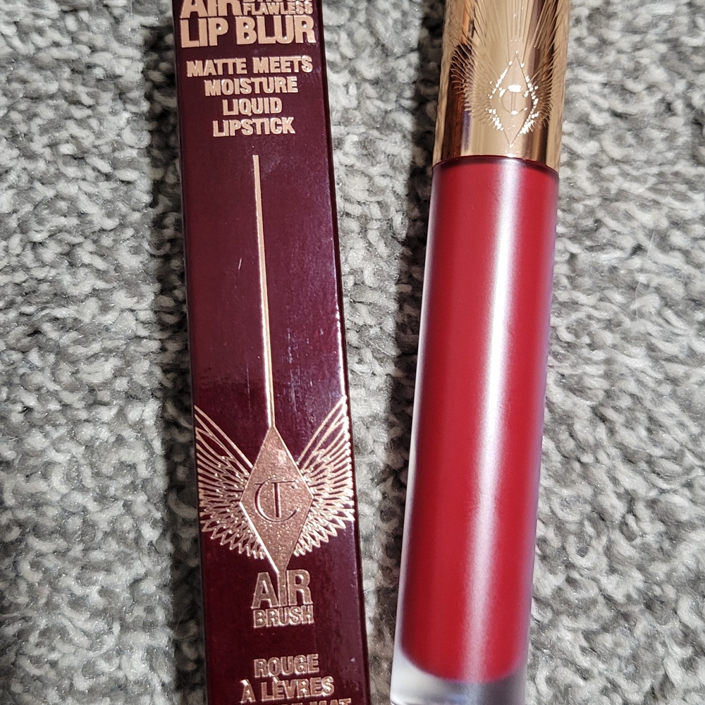 Charlotte Tilbury Airbrush Lip Blur Matte Liquid Lipstick — Classic Red